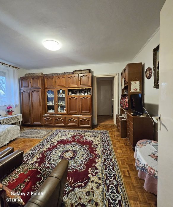 Apartament 2 camere – Str.  Splaiul Crisanei – 200 €/lună