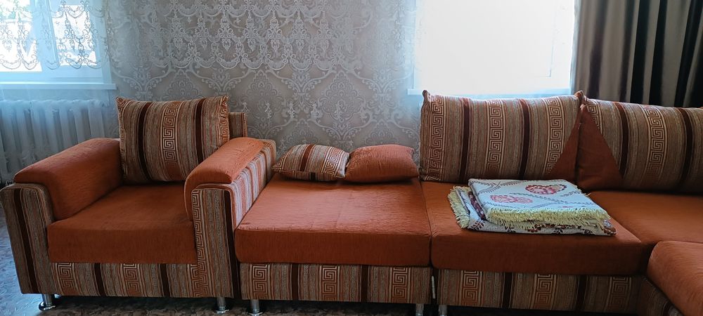 продам угловый большой диван + кресло