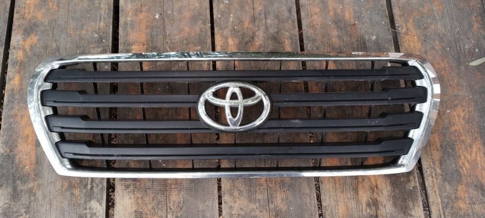 Решетка радиотара land-cruiser 200
