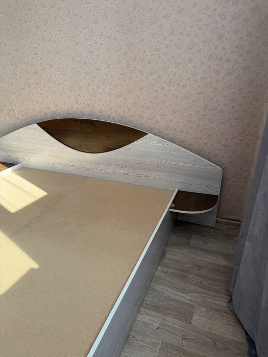 Срочно продам кровать с матрацем