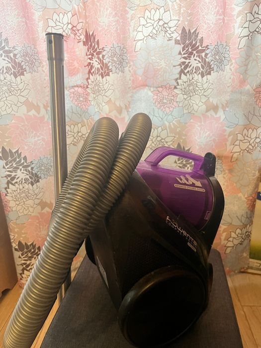 Vand aspirator Rowenta Compact Power Cyclonic.Putere foarte mare!
