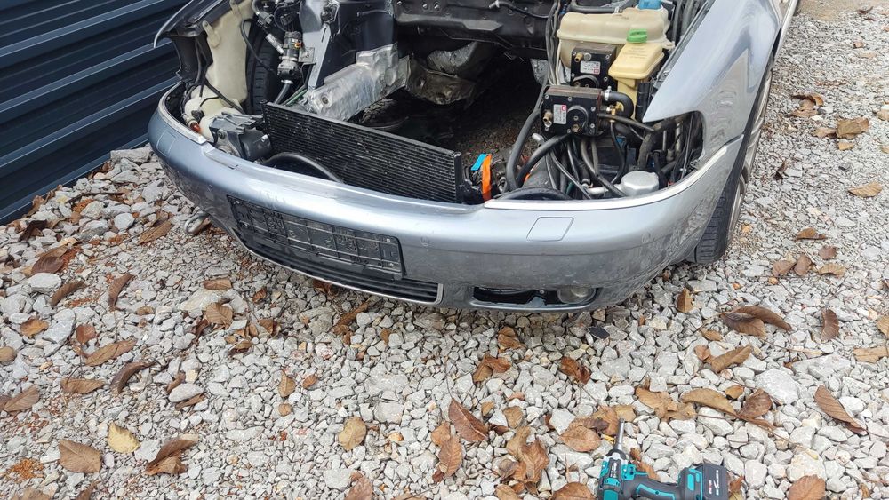 AUDI  А8 D2 4.2 На части