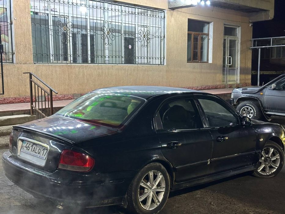 Hundai sonata5 2001год