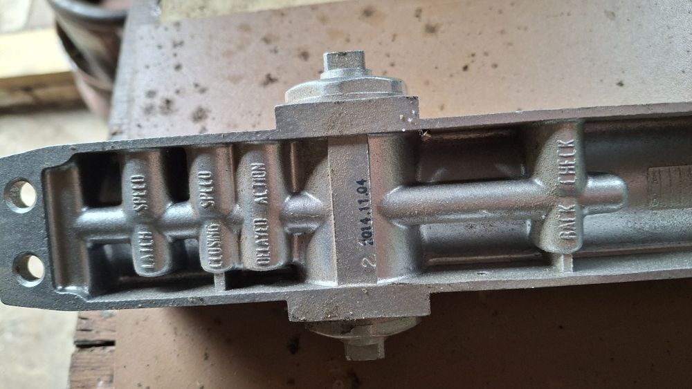 Доводчик для дверей