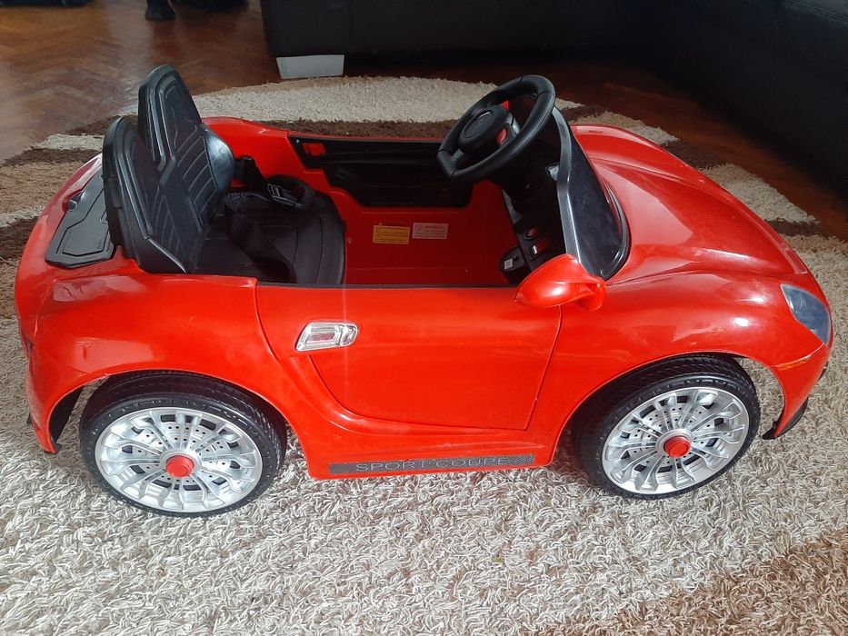 Masinuta electrica rosie