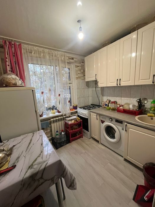 Продаётся 2 комн Нефтебаза