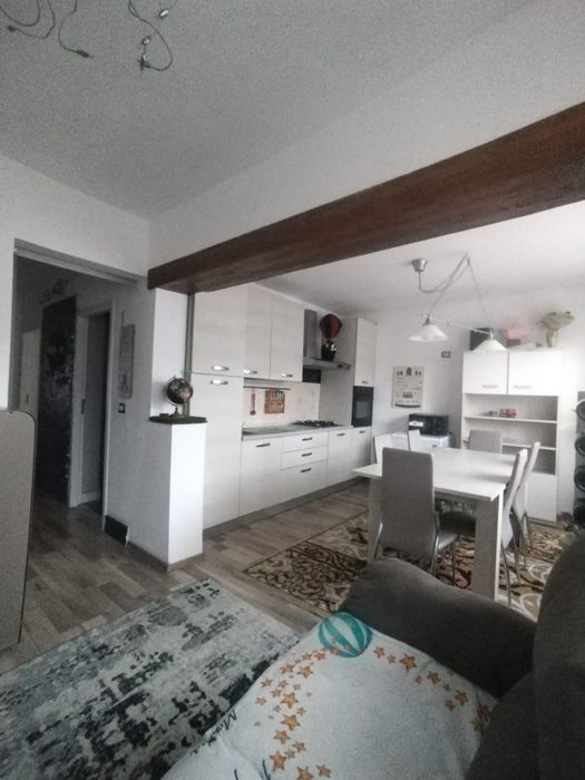 Vând apartament cu 3 camere