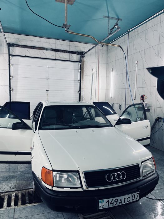 Продам Ауди 100с4