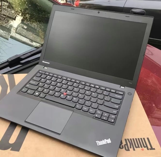 Noutbuk   Lenovo