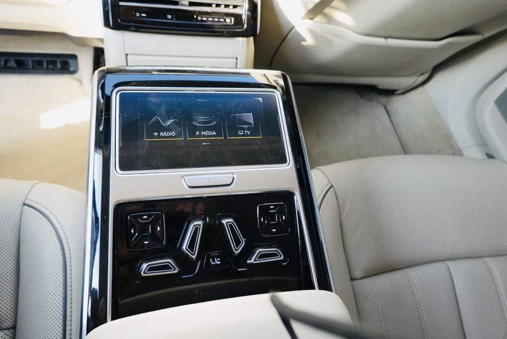 AUDI A8L 55TFSI2019 RAR efectuat lasere/trapa panoramica /night vision