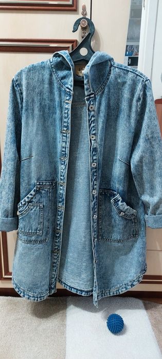 Продам джинсовую куртку