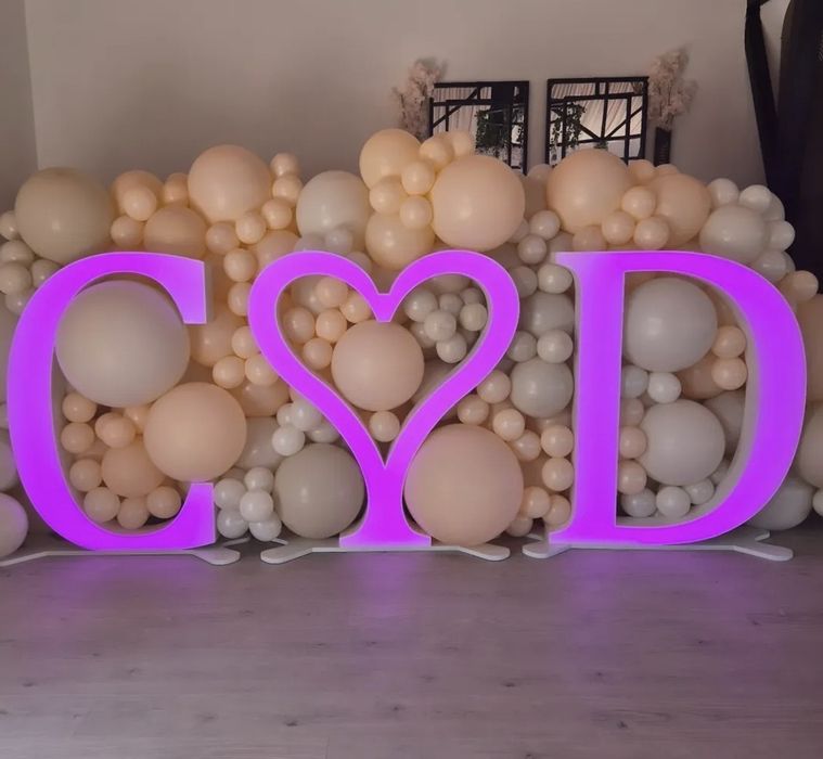 Închiriere litere volumetrice luminoase & decoruri spectaculoase