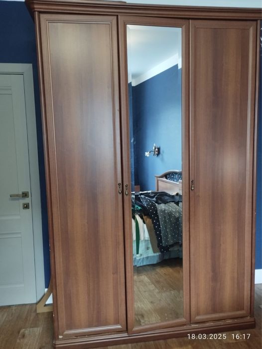 Продам спальный гарнитур