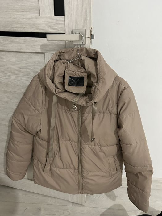 Продам три куртки весна-осень