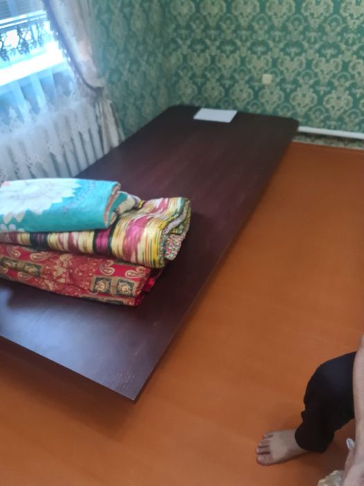 Продам стол для гостиной