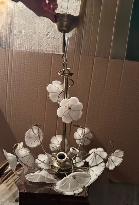 Полилей с цветя, висящ