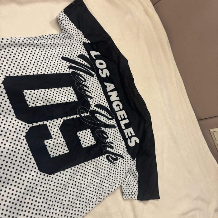 T-shirt (streetwear)