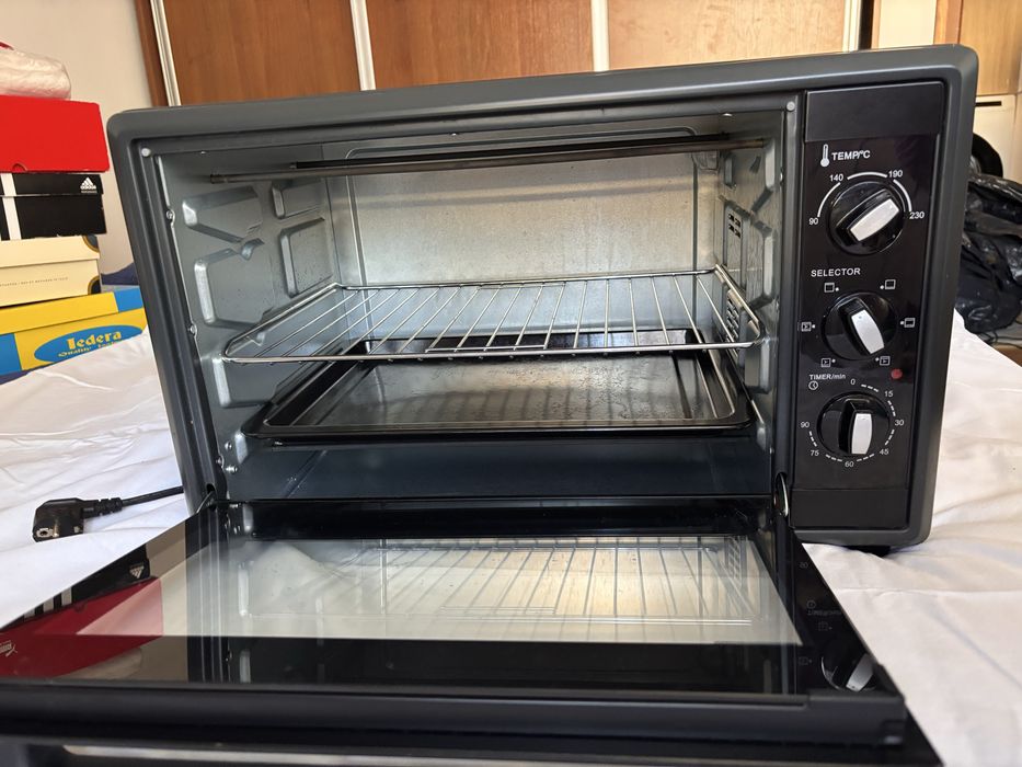 Cuptor electric Star-Light CEC-4218, 42L, convectie, grill, 1800W, stare bună