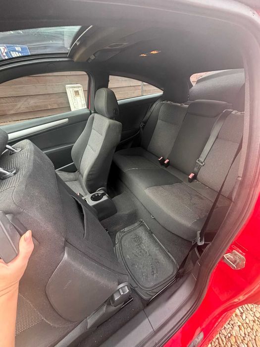 Opel Astra GTC 2.0 Turbo • 200 CP • Panoramic Roof • 175.000 km