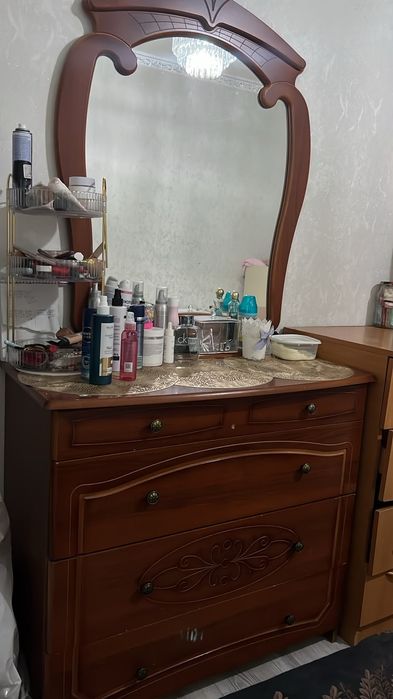 Продам спальный гарнитур в отличном состоянии