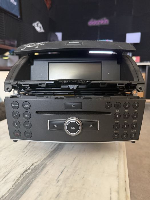 Оригинална навигация (дисплей NTG 4.0) + радио система за Mercedes-Benz W204