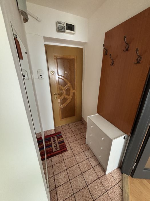 Inchiriez apartament 2 camere decomandat cu centrala proprie
