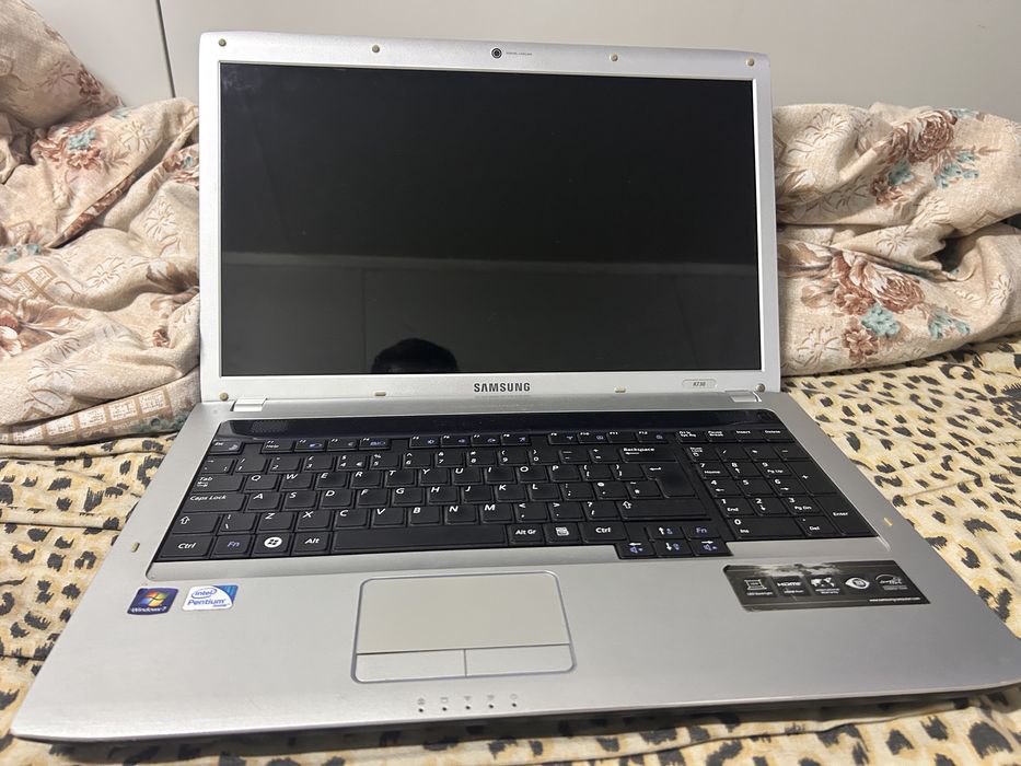 Laptop SaMsung r730