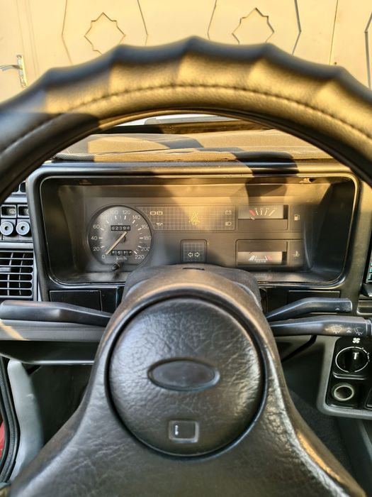Ford moshina sotlaaadi 800$ naxaadov