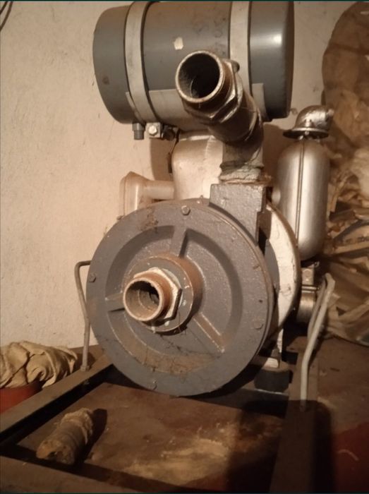 Бензинови помпи за полива 2 брояне.