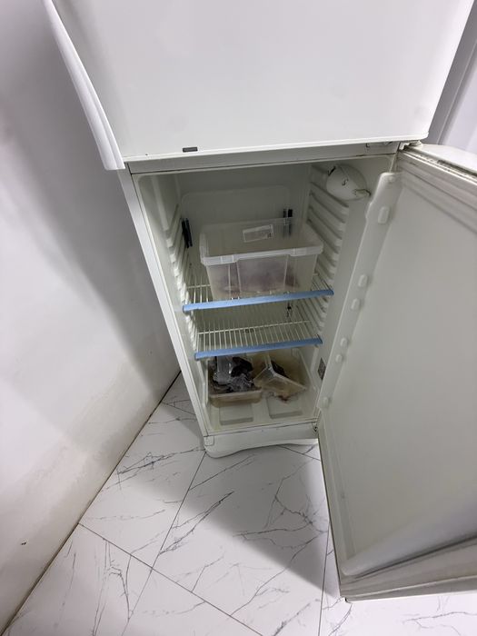 Холодильник indesit