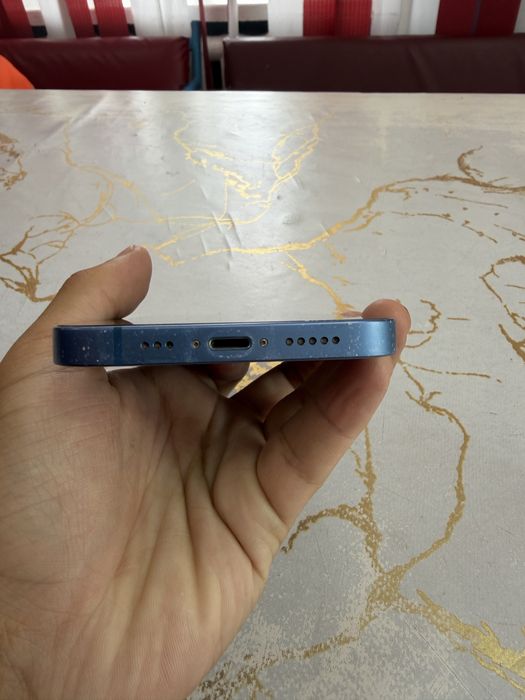 Продам iPhone 13 в хорошем, рабочем состоянии.