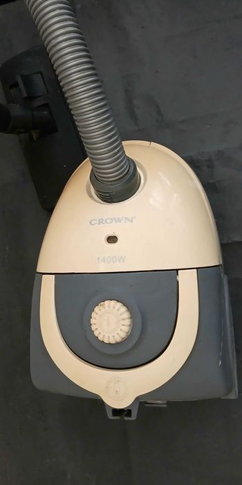 Прахосмукачка Crown 1400W