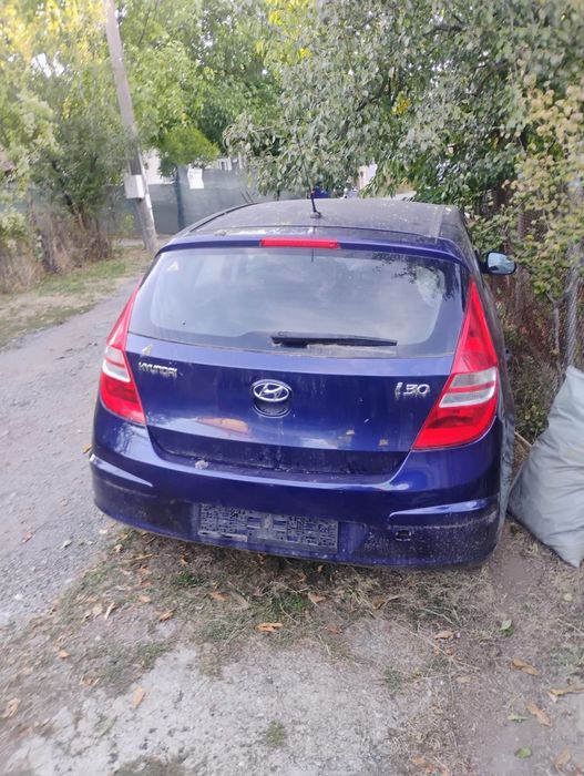 Продавам на части Hyundai i30