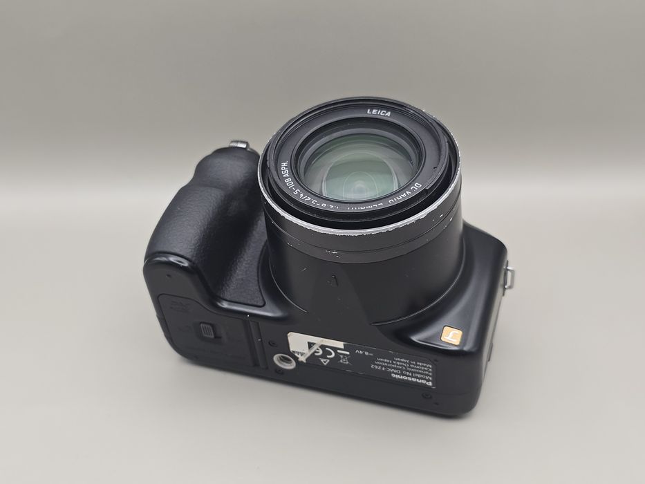 Panasonic Lumix DMC-FZ62 Bridge Camera Bundle