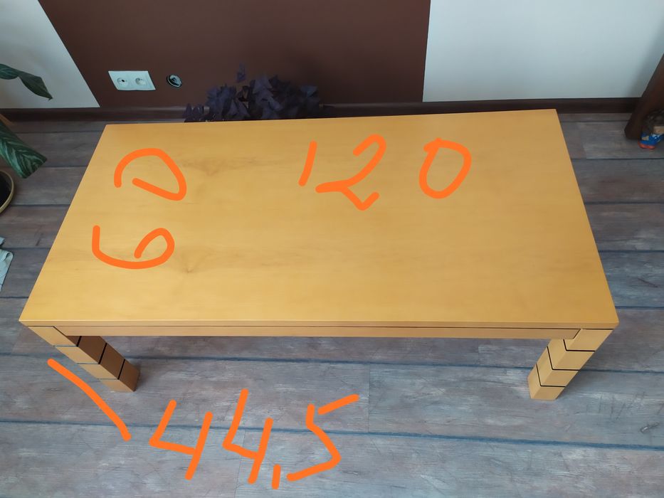 Мебель - стол,люстра