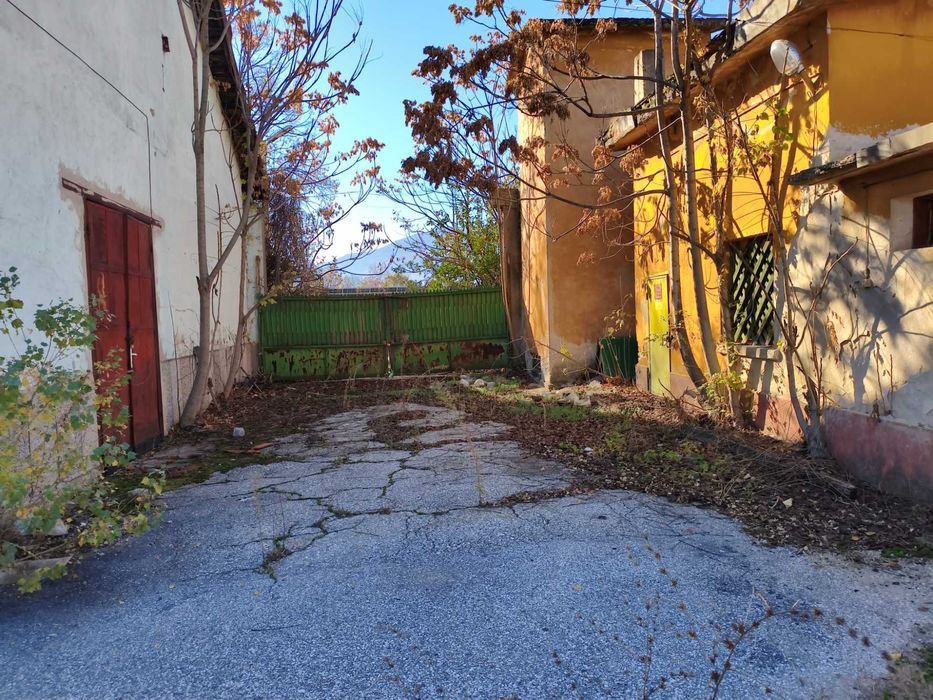 Дава се под наем Промишлена сграда в Септември - 5800 кв.м за 3300 € - Снимка #12