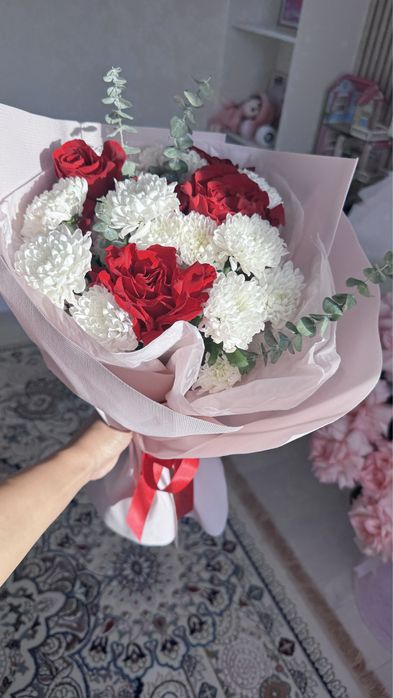 Продам живые Цветы , очень красивые