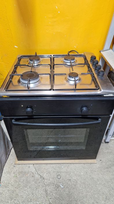 Духовой шкаф+газовая варочная поверхность