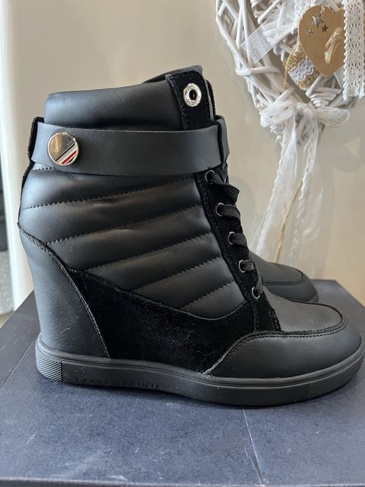 Страхотни Tommy Hilfiger номер 39