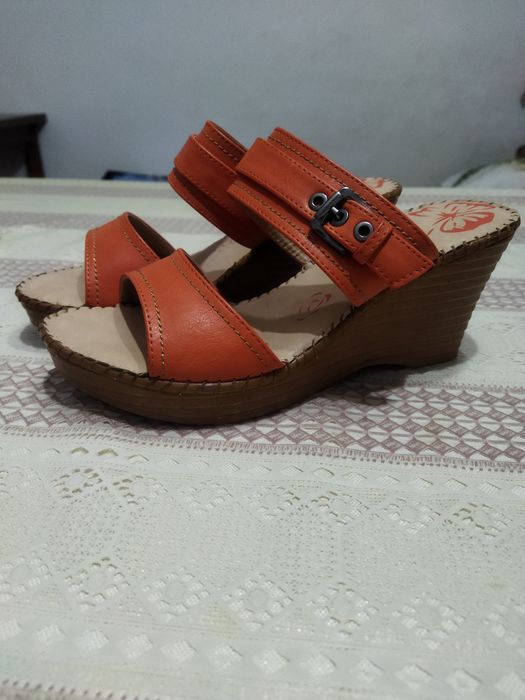 Босоножки кожаные, сабо