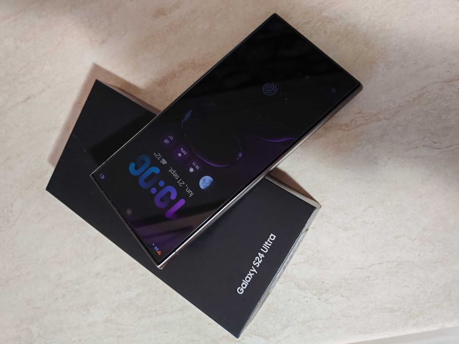Samsung Galaxy S24 Ultra 256GB Black / Pachet Complet + Huse / Impecabil Ecran