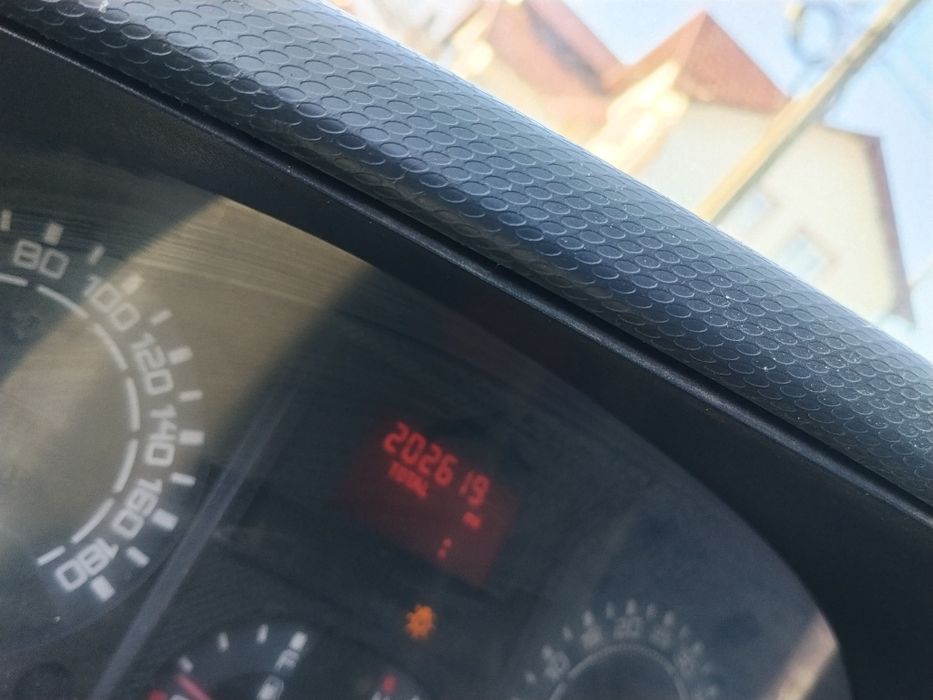 Vând Iveco basculabil