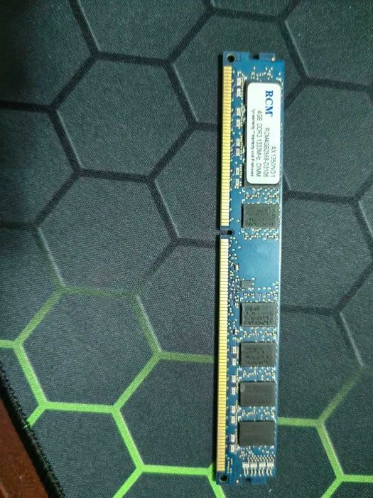 DDR3 4GB sotiladi srochno!!!