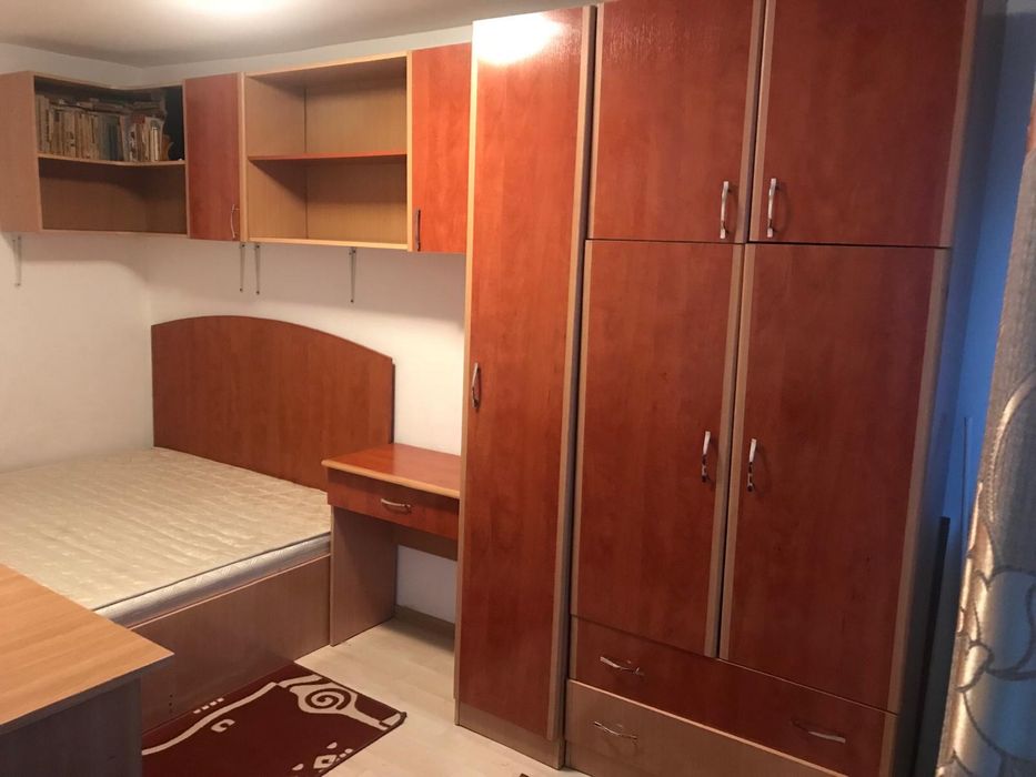 Apartament mare cu 1 camera, recompartimentat in 2 camere