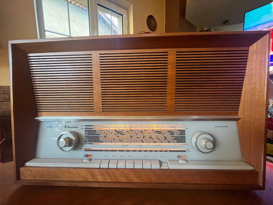 Radio pe lampi Saba Freudenstadt 15M Stereo