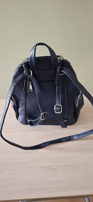 Rucsac din imitatie piele, albastru, model clasic, stare foarte bună