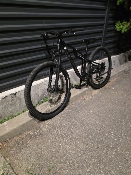 Vând bicicleta full suspensie