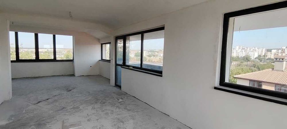 Продава се тристаен тухлен апартамент в кв. Каменни, гр.Хасково