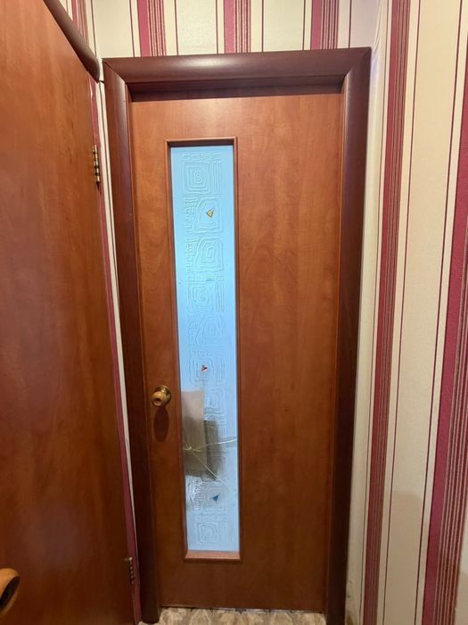 Продам двери с косяком