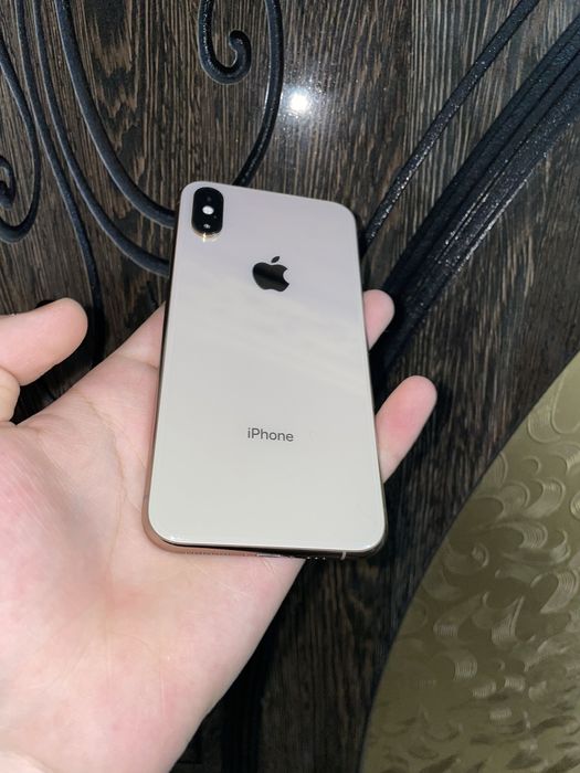 Iphone xs.